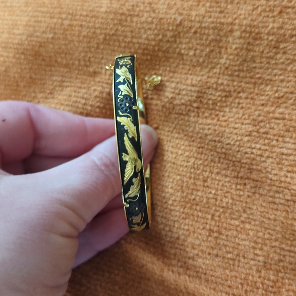 Vintage 1980s 24 karat plated Damascene hinged bangle